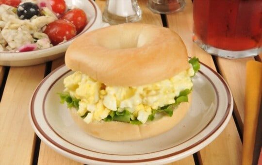 Cosa servire con i panini con insalata di uova? 8 migliori contorni