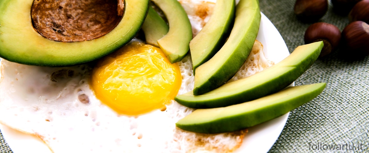 Le migliori idee per una colazione all'avocado e uova: piatti semplici e deliziosi